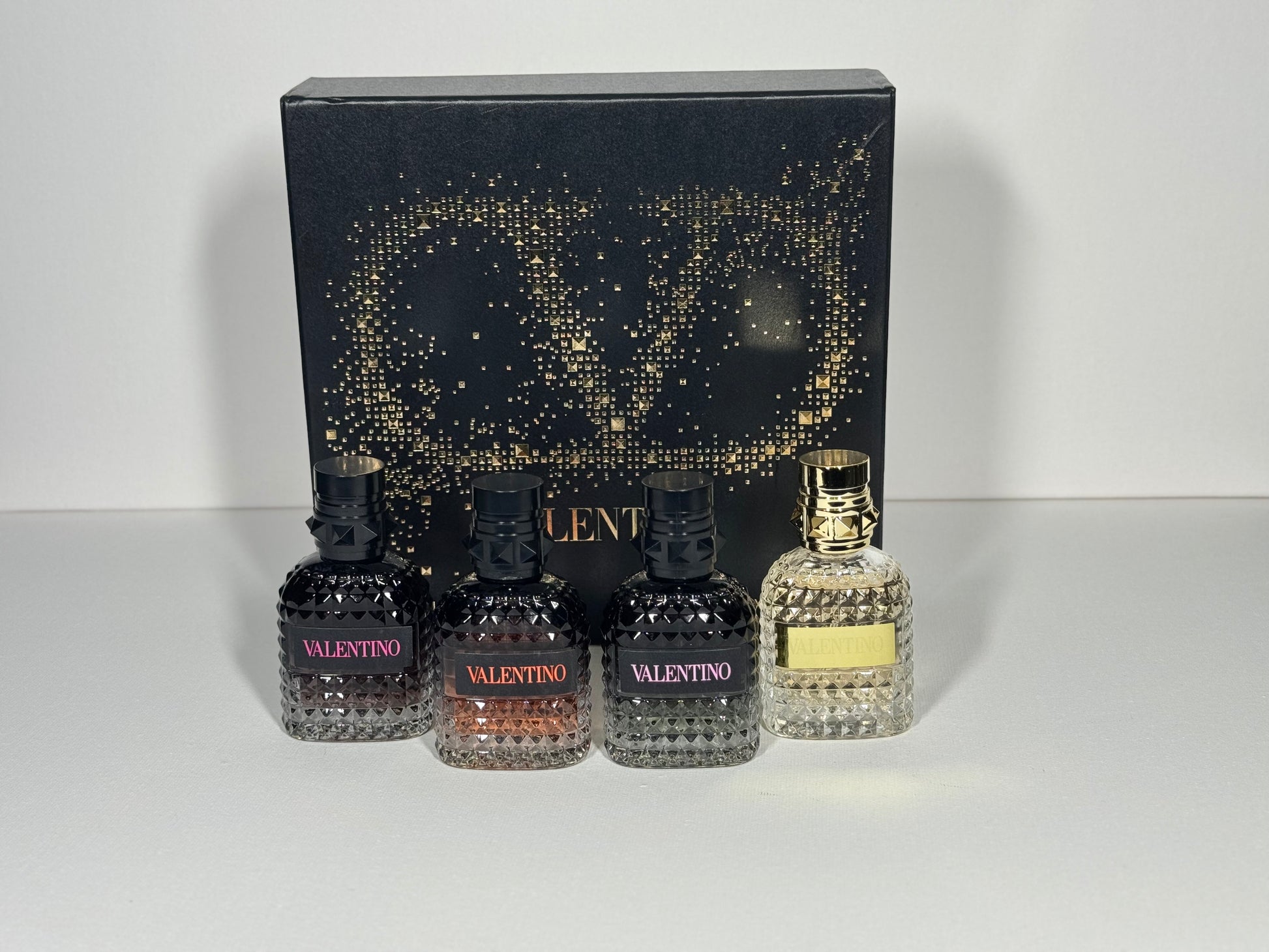 Valentino Born in Roma Gift Set – 4 Mini Perfumes Intense, Coral Fantasy, The Gold, EDT 30ml