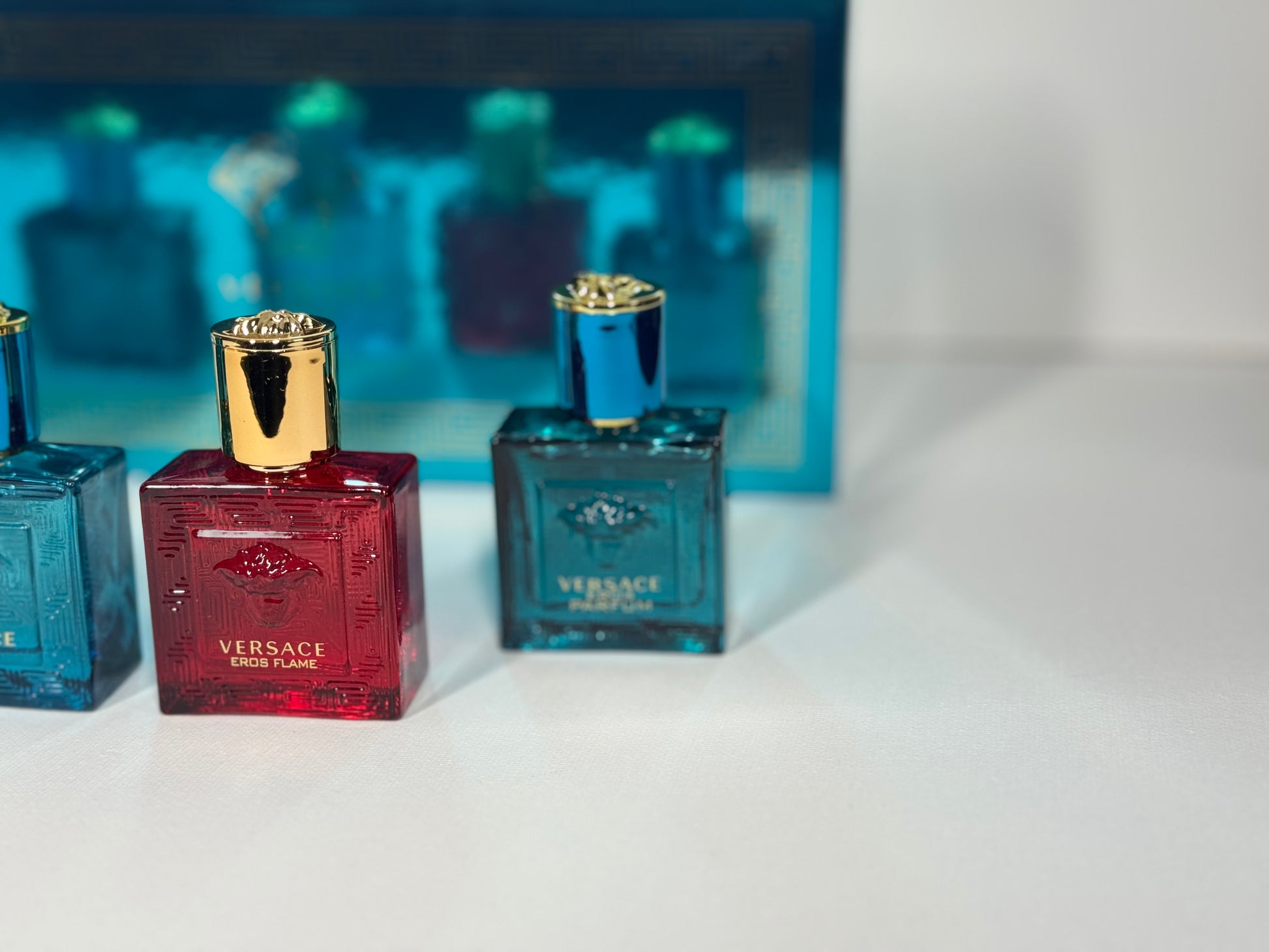 Versace Eros Men’s Gift Set – 4 Mini Perfumes Eros EDT, EDP, Parfum, Eros Flame 5ml