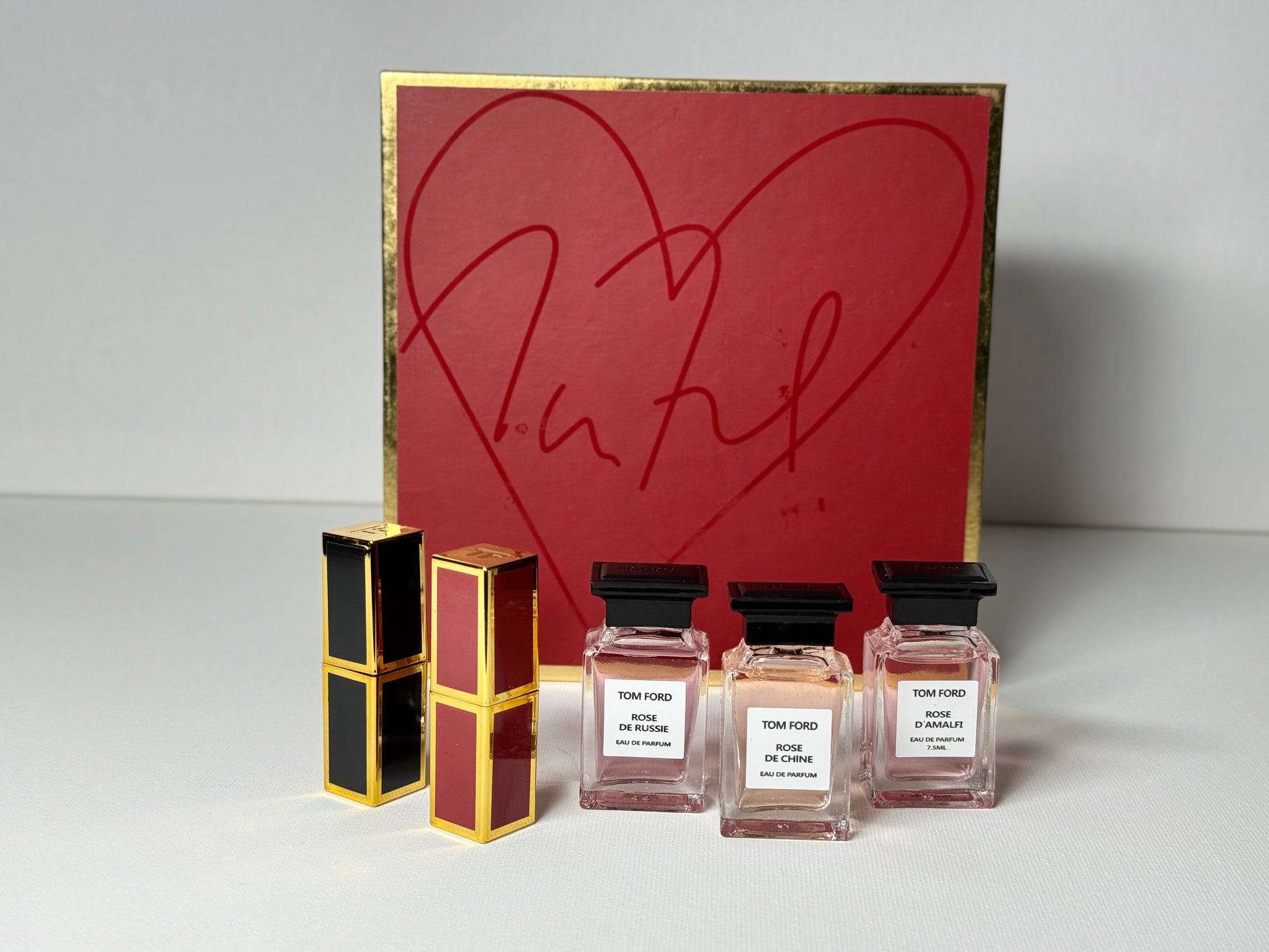 Tom Ford Gift Set Rose Collection – Rose De Russie, Rose De Chine, Rose D’Amalfi 7.5ml EDP + 2 Lipsticks